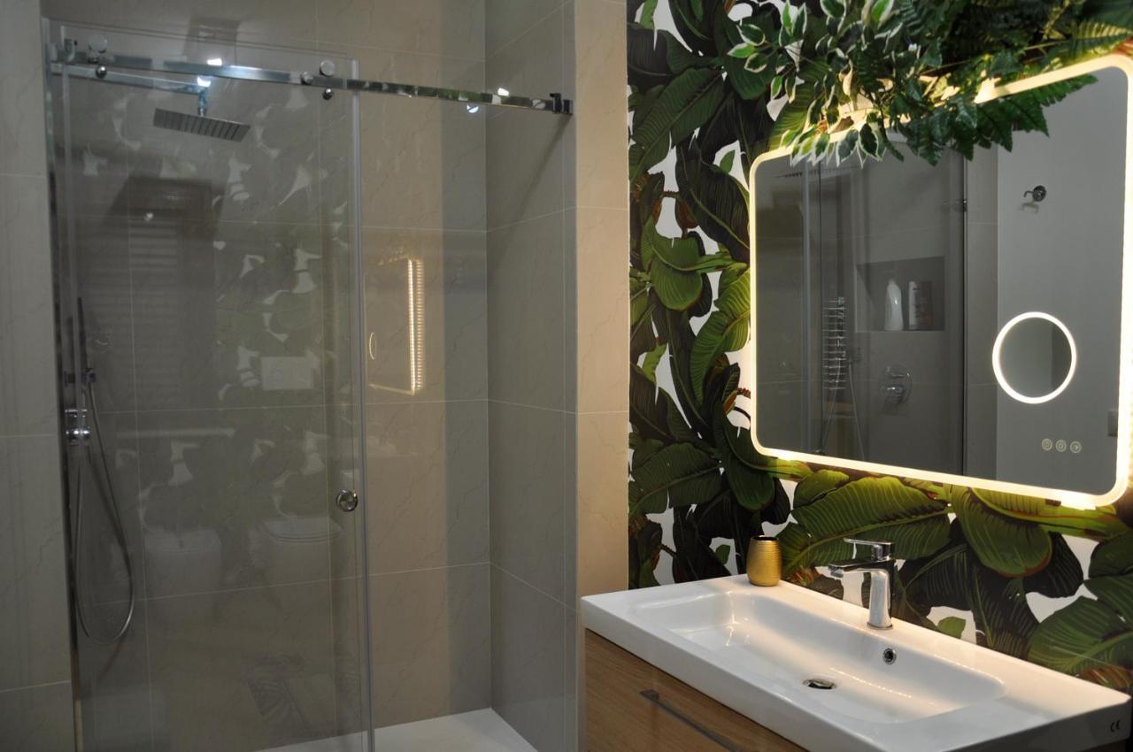 Flat With Jacuzzi - Casa Pia Apartment Mondello Exterior foto